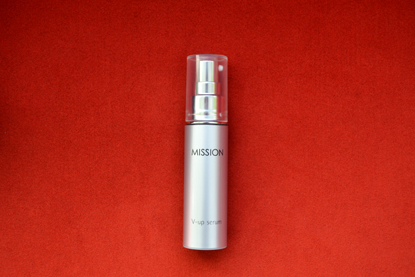  「正月太り」や「むくみ」が気になる方へ。実力派エッセンスですっきり小顔ケア