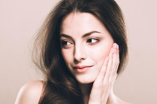 大満足な目元メイク！ 美容研究家・上田祥子が選ぶ「実力派・プチプラコスメ」