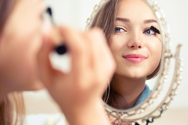 コスパ最強！　本当に「使える」100円コスメ