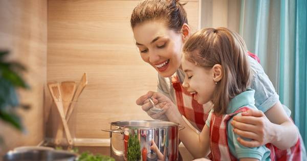 コミュニケーション能力は低くて当然の時代！？　そんないま親が子にしてあげるべき6つのこと