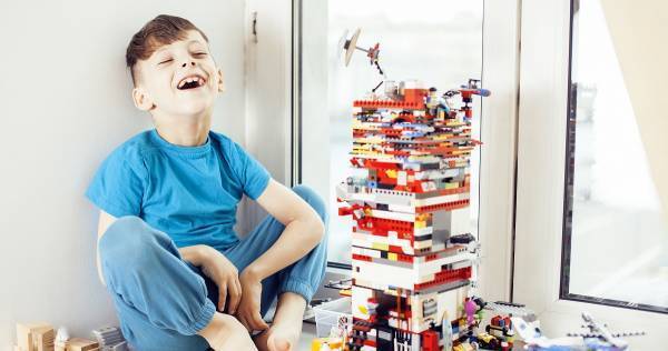 東大生の約7割がレゴで遊んでいた！　集中力が鍛えられる幼少期の「遊び」とは？