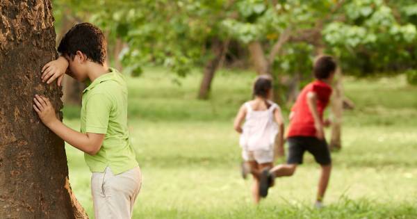 「かくれんぼしよう」を英語で言えますか？ 親子のコミュニケーションで便利な「提案」の英語フレーズまとめ