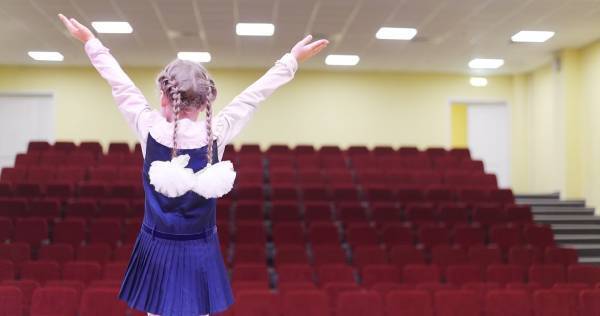 「落ち着いて」はNGワード！？　“本番に強い子” になる、正しい言葉かけと簡単トレーニング