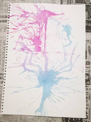 「ドリッピング」のやり方を写真で解説！　親子でアートを楽しもう