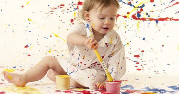 「ドリッピング」のやり方を写真で解説！　親子でアートを楽しもう