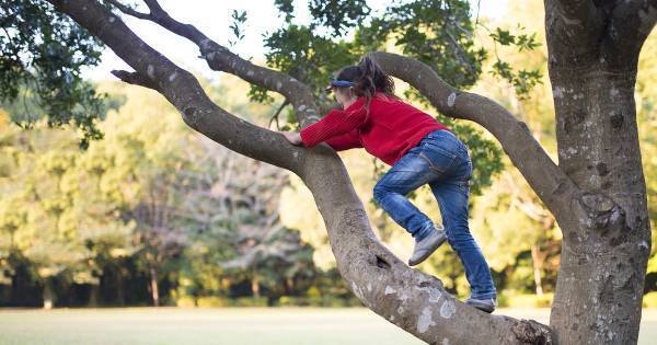 「外遊び」は有能感や自己肯定感を伸ばす――でも、効果のほどは「親次第」