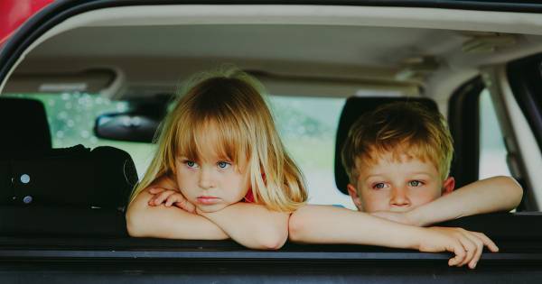 移動中に子どもが騒いだら！？　想像力や質問力、伝える力を鍛える知育遊び【幼稚園～小学生】