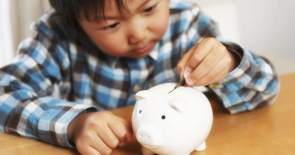 小学生のお年玉の相場、気になる1年生の平均金額は17,480円。3万円以上もらう子は25％も！