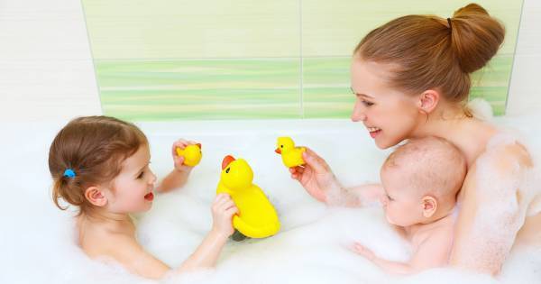 お風呂場は最高の学び空間！　リラックス状態の脳は記憶力が強くなる