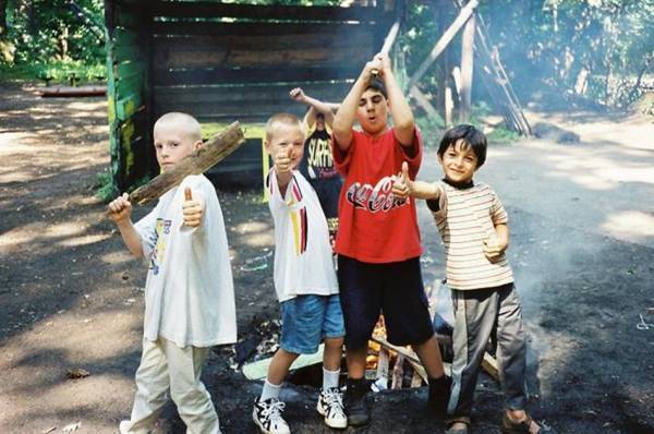 遊具なし、プログラムなし。異例だらけの “ガラクタ遊び” が欧州で大人気の理由