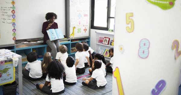 “話が聞けない子” になる前に――学力につながる「聞く力」を伸ばす4つの方法