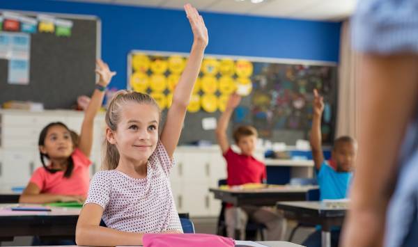 子どもの将来を左右する非認知能力「EQ」は “親の愛” で高まる。