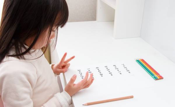 あと伸びにつながる「学習習慣」――自ら机に向かう子の親がしている5つのこと