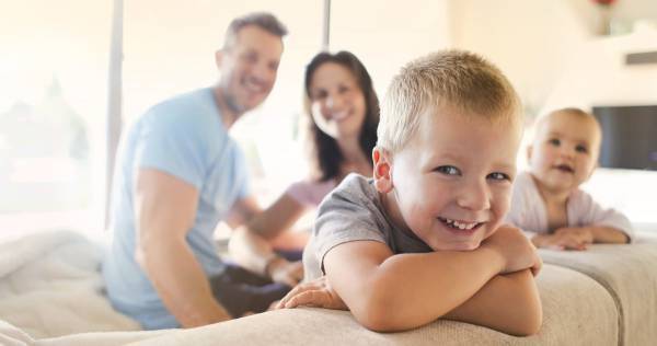 夫婦の会話は子どもの対人スキルを左右する！　「自己肯定感」と「自己重要感」を高める3つの言葉