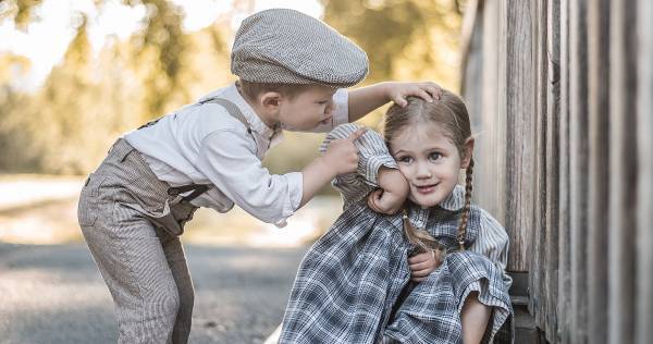 夫婦の会話は子どもの対人スキルを左右する！　「自己肯定感」と「自己重要感」を高める3つの言葉