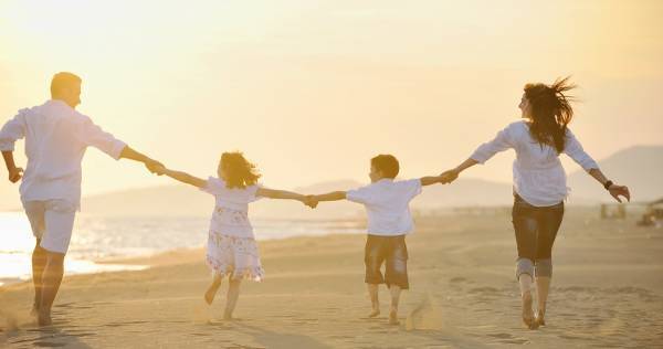 夫婦の会話は子どもの対人スキルを左右する！　「自己肯定感」と「自己重要感」を高める3つの言葉