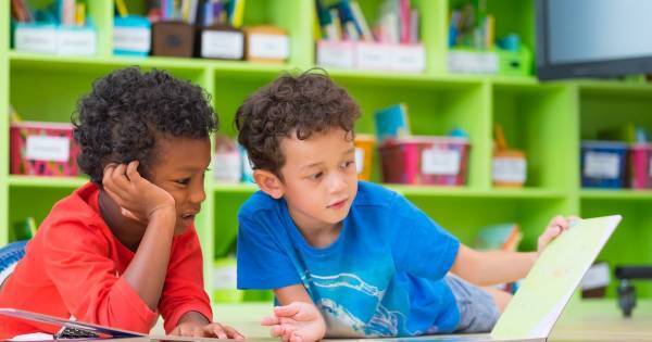 教科書のないイギリスの小学校の「国語」教育とは？　多読と『オックスフォードリーディングツリー』の魅力