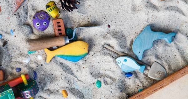 メリットだらけの「砂遊び」！　集中力も運動能力も高められる砂場は“最強の遊び場”だった