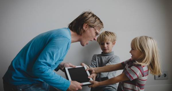 我慢ができない子どもは “親の愛” を試してる！？　「自制心」が育つ親の言葉