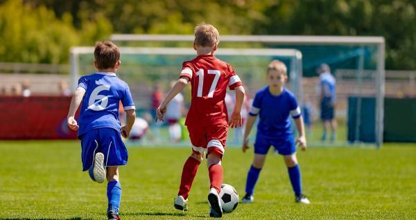 褒めればいいってわけじゃない？　子どもの自己肯定感を下げる親の「NGワード」