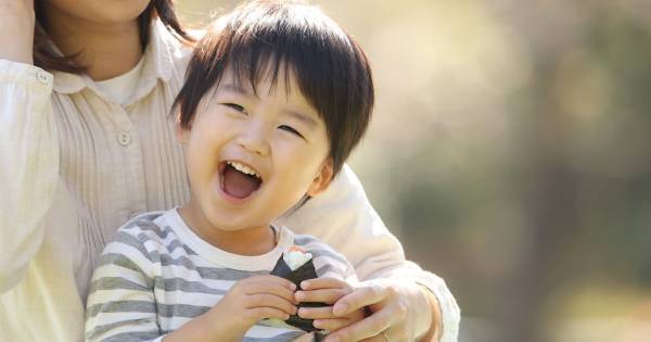 初めての料理やお弁当作りに、ぜひ「おにぎり」を。「親子で作るおにぎり」がもたらす“学び”