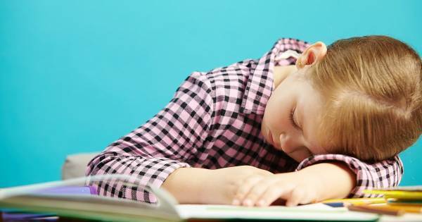 “あきらめ癖”のある子は自己肯定感が低い！？　やり抜く力を育てる3つの家庭習慣