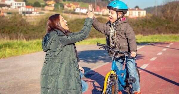 “あきらめ癖”のある子は自己肯定感が低い！？　やり抜く力を育てる3つの家庭習慣