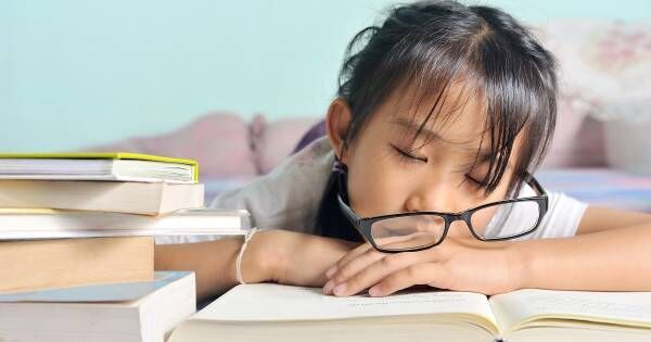 “世界一寝不足” な日本の子ども。「11時間37分」が示す、眠りにまつわる切実な問題