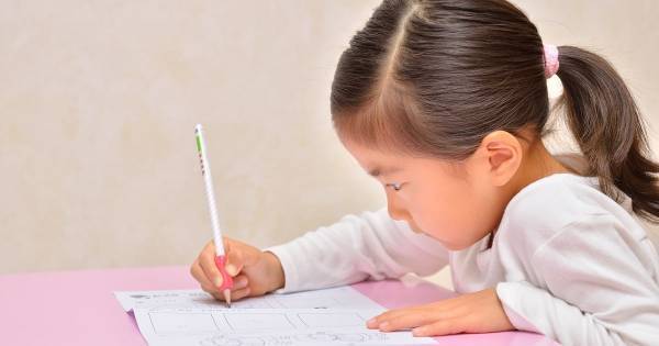 「親の言葉遣い」に見る、成績優秀な子が育つヒント。語彙力が伸びる会話の特徴