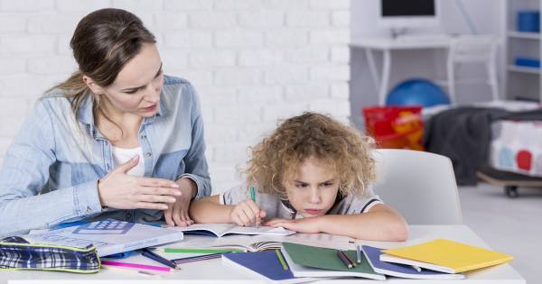 「宿題やだ！」を解決する “親の神対応”。脳をダマして「やり抜く力」をつける方法