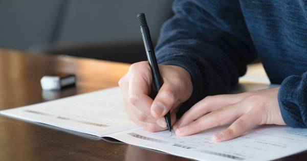 「宿題やだ！」を解決する “親の神対応”。脳をダマして「やり抜く力」をつける方法