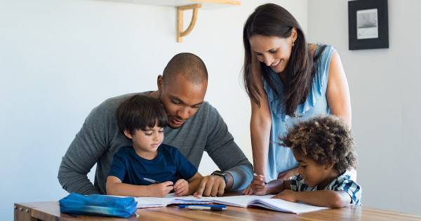 「宿題やだ！」を解決する “親の神対応”。脳をダマして「やり抜く力」をつける方法