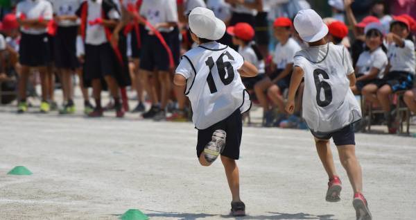 体力スコアの高い子どもほど成績優秀。体力をアップさせる健康三原則を取り入れよう！