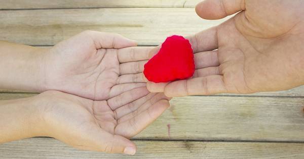 「親の態度」がカギを握る。子どもの自己肯定感を高める行動、低める行動