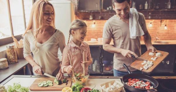 国語も算数も得意になる！？　子どもが「料理」をするべき深いワケ