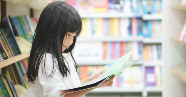 「つまらない本」を知ることも大事。図書館での“3千冊の乱読”から子どもが養う大事なもの