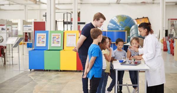 夏休みの自由研究【小学生向け】完全ガイド。工作、理科ほかテーマ満載。まとめ方も紹介！