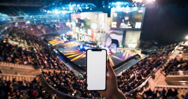 反射神経・戦略性・先読み力を必要とする「eスポーツ」。賢い子がハマる理由とは？