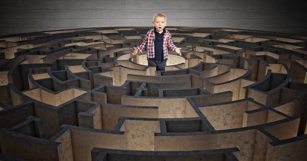 「迷路」で脳がぐんぐん育つ！　オススメの年齢別・迷路絵本教えます