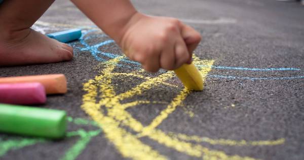 「迷路」で脳がぐんぐん育つ！　オススメの年齢別・迷路絵本教えます