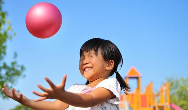 どんな運動も“細かく分解”できる。子どもの運動能力を高めるために親ができること