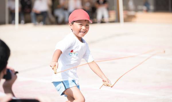 「跳べた！」という強烈な体験が自己肯定感を押し上げる。“プロ直伝”縄跳び練習方法
