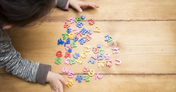 「言葉遊び」で生涯年収が上がる！？　語彙がどんどん増える楽しい遊び5選