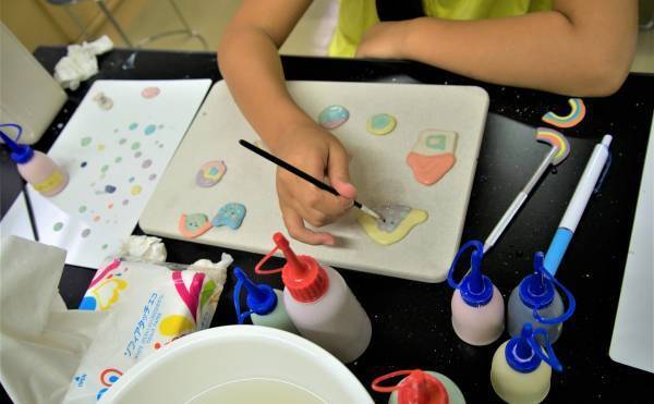 楽しくて簡単！　親子で大満足、リピート間違いなしの新感覚陶芸「門仲焼」