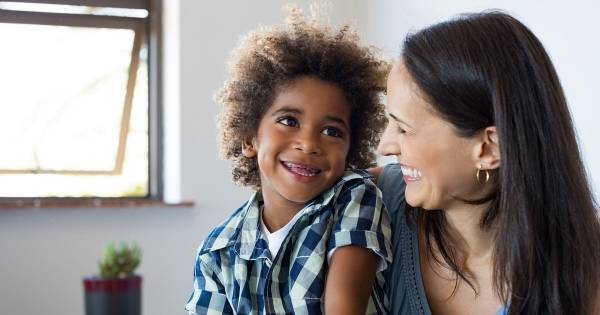 意外とやってる過干渉。育児中の “あるある” が、子どもの自信も意欲も主体性も奪っていた！