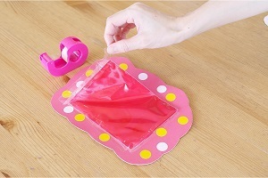 大好きな人に愛を伝えよう！　お絵描きも工作も楽しめる「バレンタインカード」