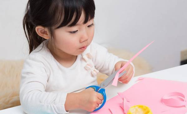 大好きな人に愛を伝えよう！　お絵描きも工作も楽しめる「バレンタインカード」