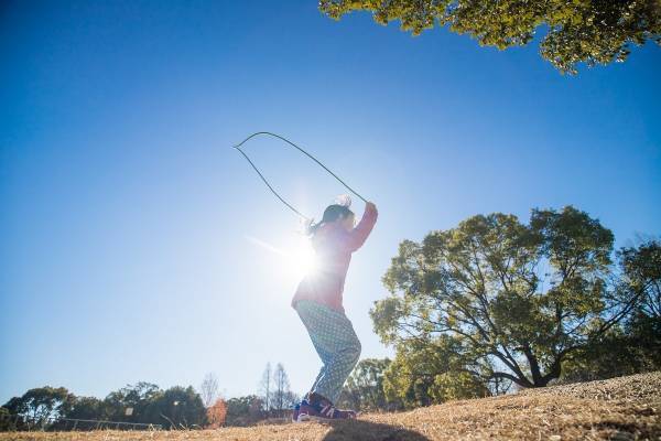 自己肯定感がぐんぐん高まる最高の褒め方。「やればできる」のマインドはこう育てる！