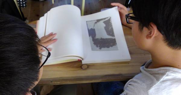 成績至上主義の逆を行け。子どもを伸ばす3つの問いかけ、対話で得られる7つの力