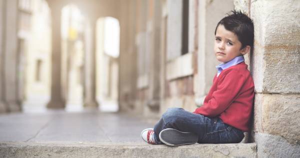 “過度な期待” が子どもの自己肯定感を下げる。親の理想を押しつけるのは危険です